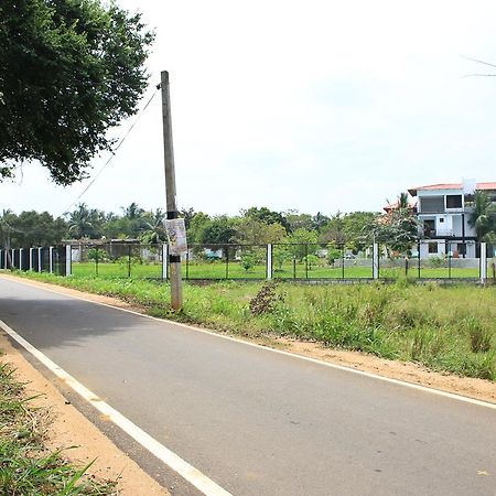 Freedom Village Dambulla Esterno foto